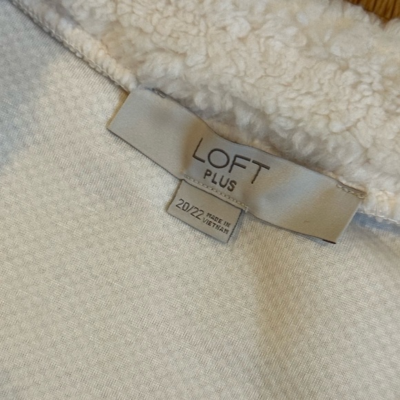 LOFT Plus Sherpa Sweatshirt - Size 20/22 - Picture 3 of 3